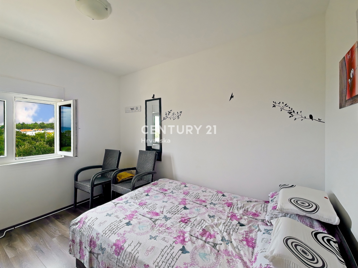 POSEDARJE: Dvosobno stanovanje s čudovitim pogledom na morje