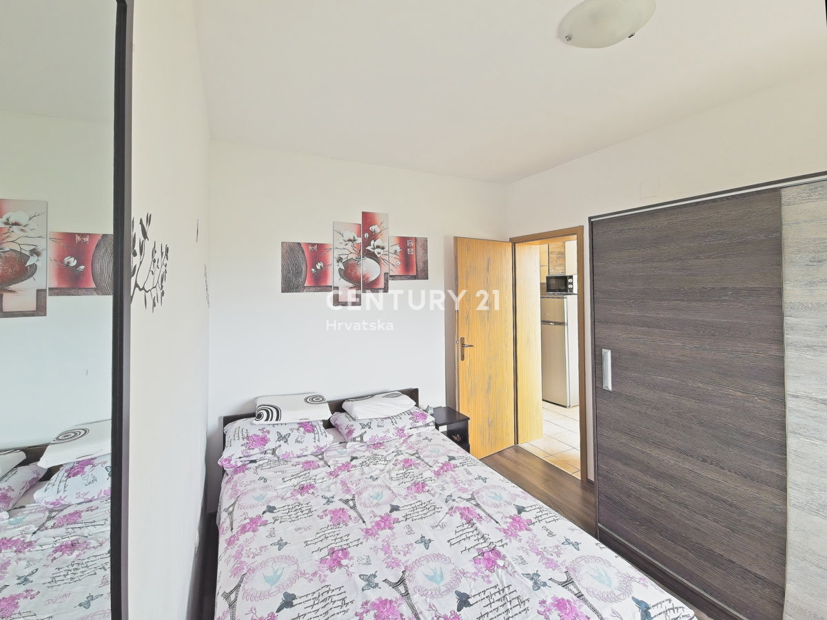 POSEDARJE: Dvosobno stanovanje s čudovitim pogledom na morje