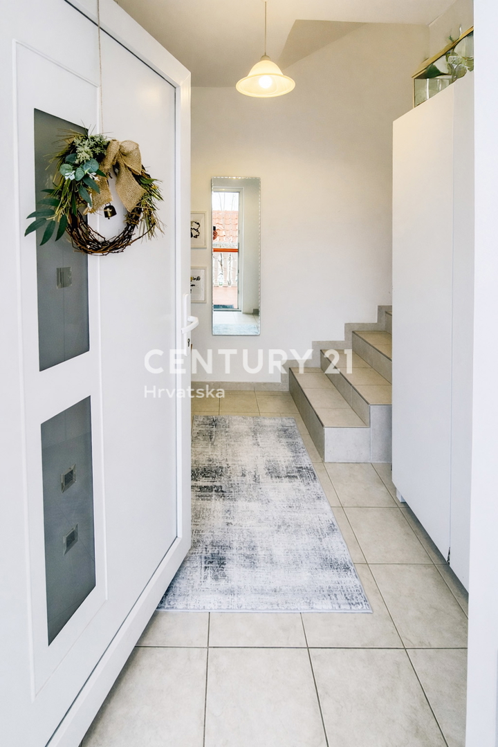 ZADAR, BOKANJAC, STANOVANJE 100,52 m2, RENOVIRANO, DELNO OPREMLJENO