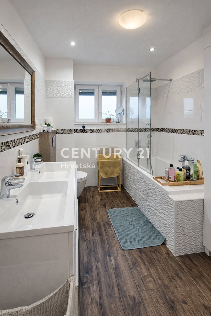 ZADAR, BOKANJAC, STANOVANJE 100,52 m2, RENOVIRANO, DELNO OPREMLJENO