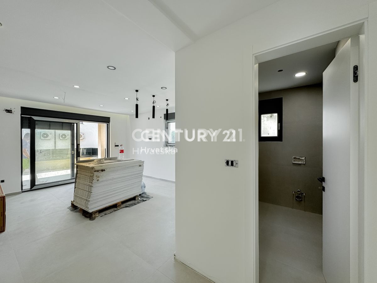 VIR, LUKSUZNA NOVOGRADNJA, PRITLIČJE, 92,54 m2, 300 m do morja, JŽ STRAN