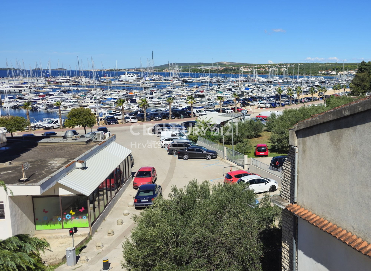 Biograd na Moru, luksuzno opremljen stan s pogledom na more.