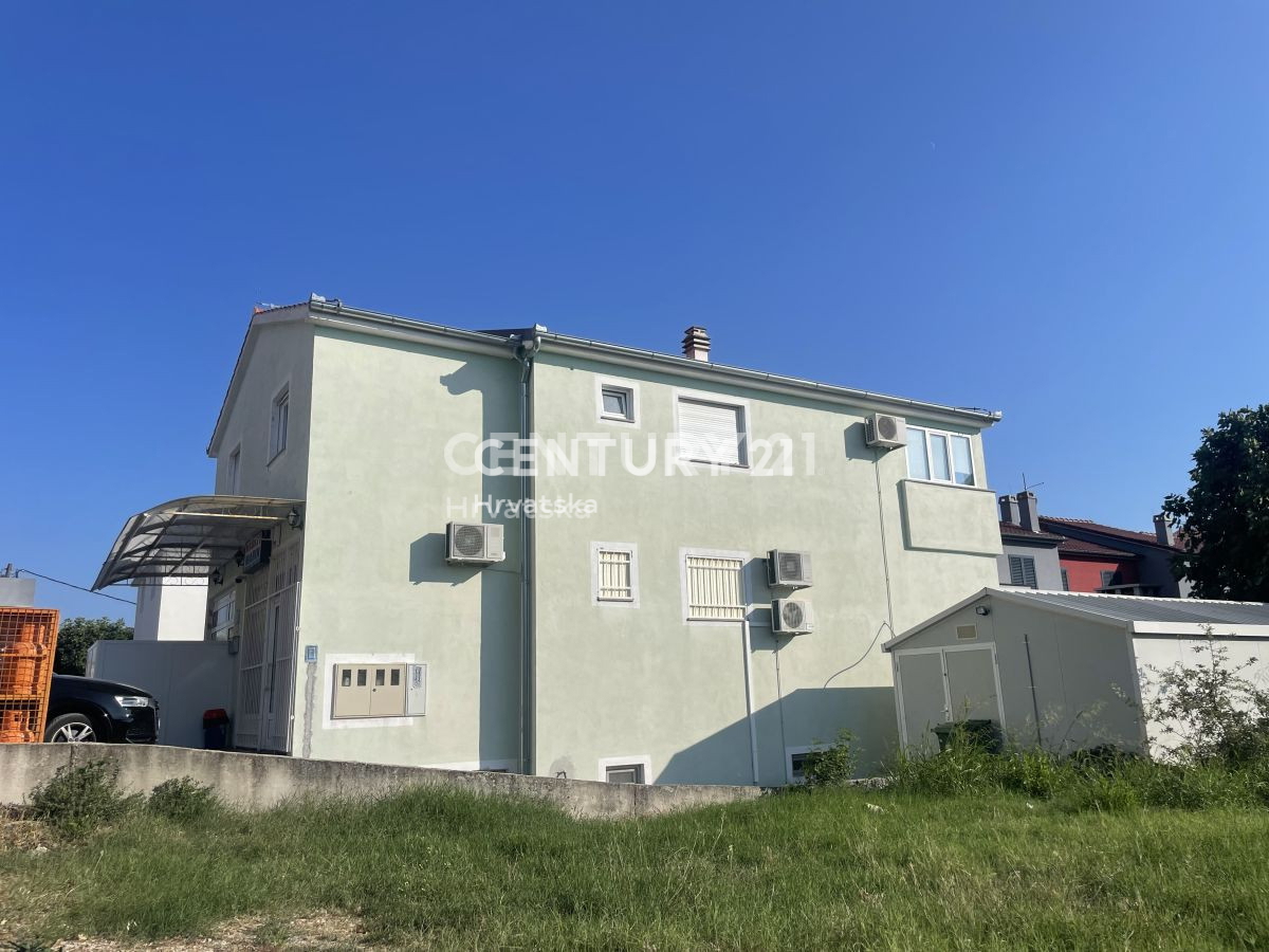 Biograd na Moru hiša s šestimi apartmaji