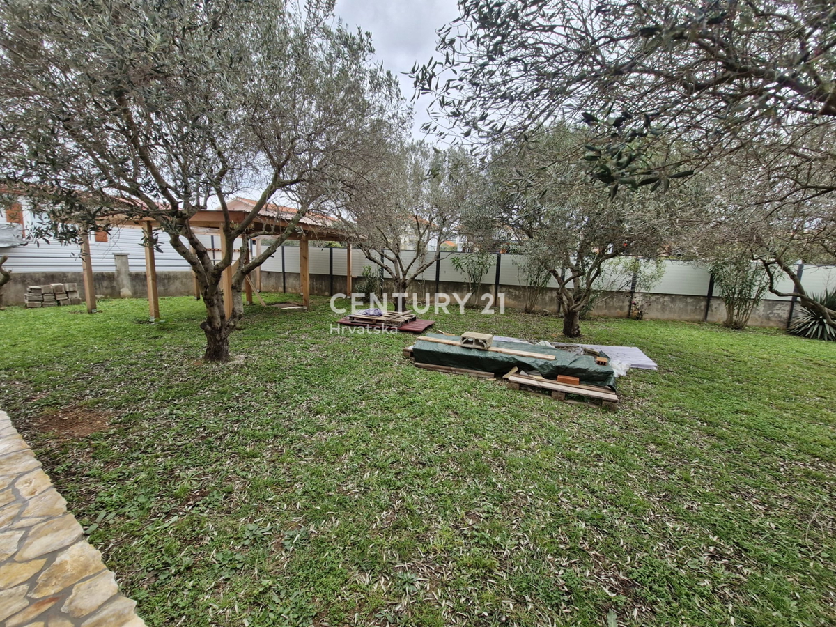 Turanj - Biograd na Moru - novozaprtjena obnovljena hiša