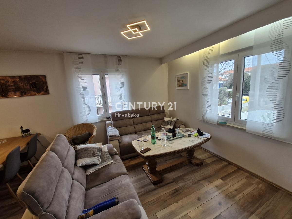 Turanj - Biograd na Moru - novozaprtjena obnovljena hiša