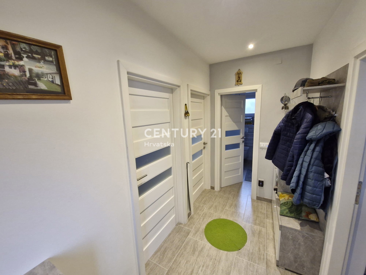 Turanj - Biograd na Moru - novozaprtjena obnovljena hiša