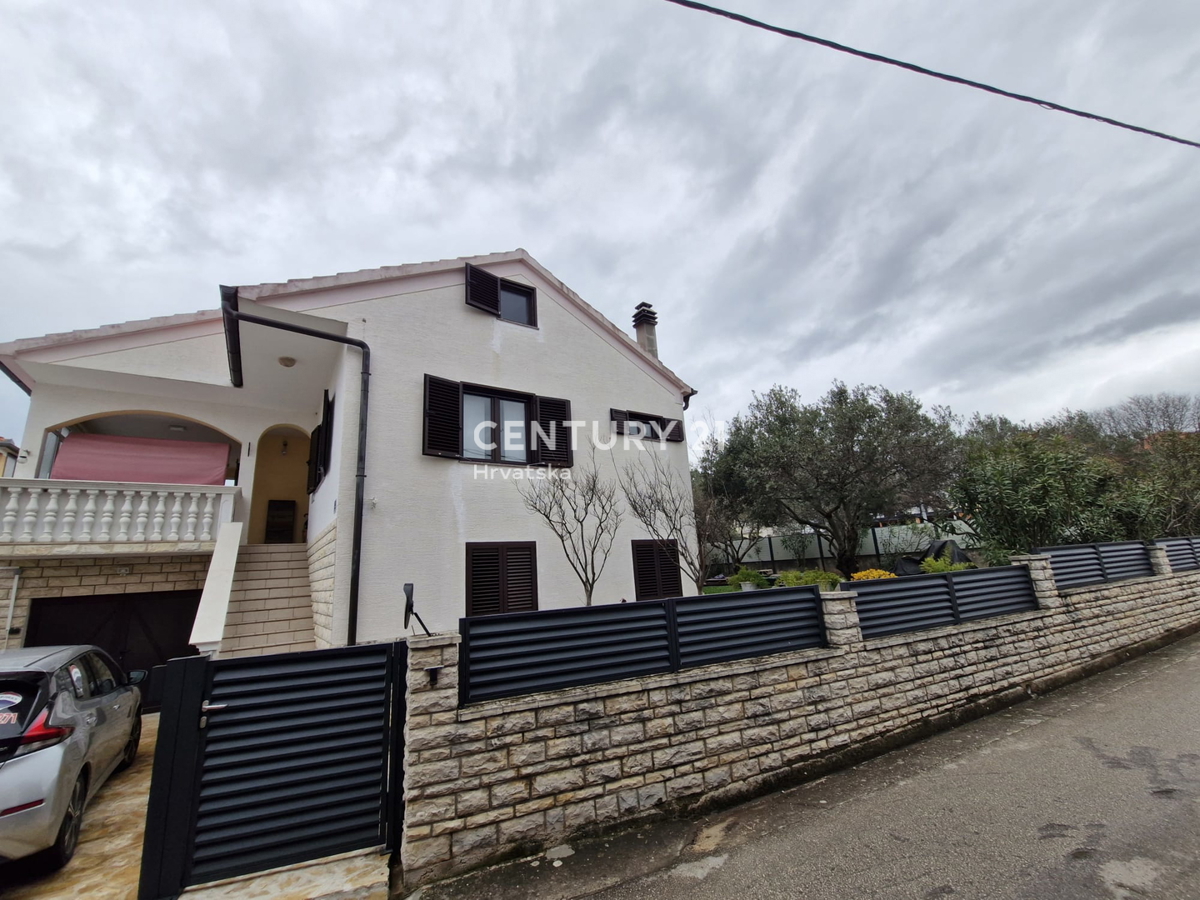 Turanj - Biograd na Moru - novozaprtjena obnovljena hiša