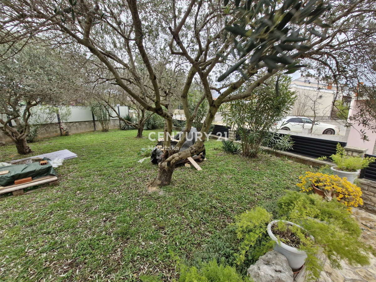 Turanj - Biograd na Moru - novozaprtjena obnovljena hiša