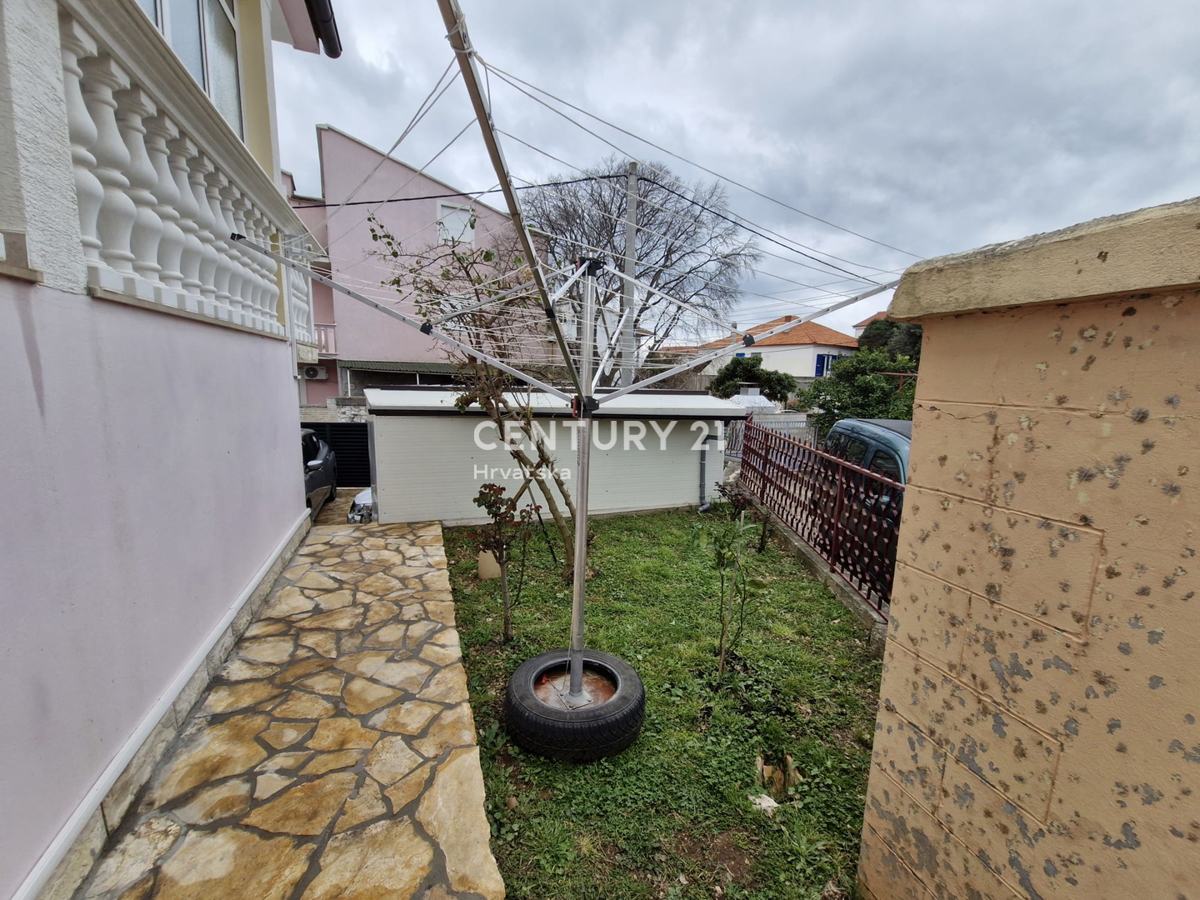 Turanj - Biograd na Moru - novozaprtjena obnovljena hiša