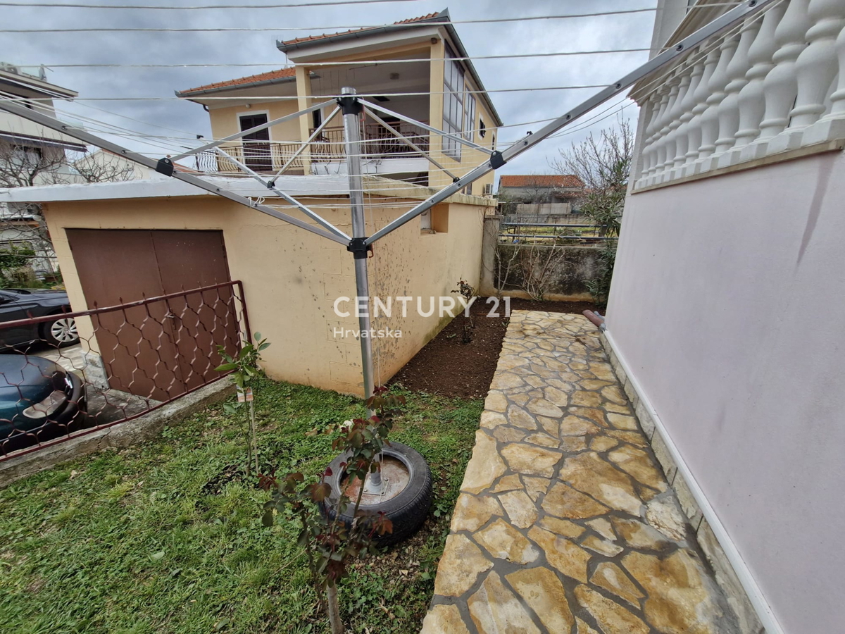 Turanj - Biograd na Moru - novozaprtjena obnovljena hiša