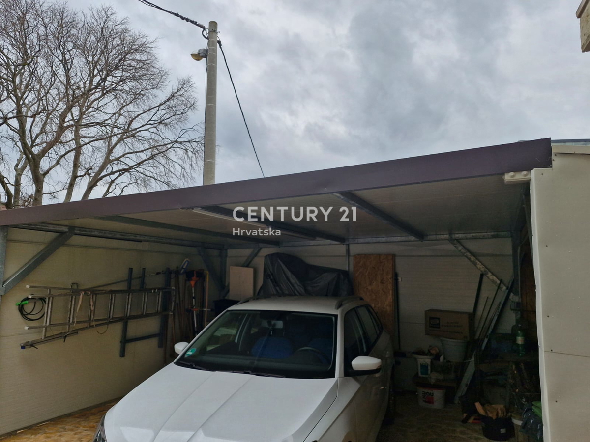 Turanj - Biograd na Moru - novozaprtjena obnovljena hiša