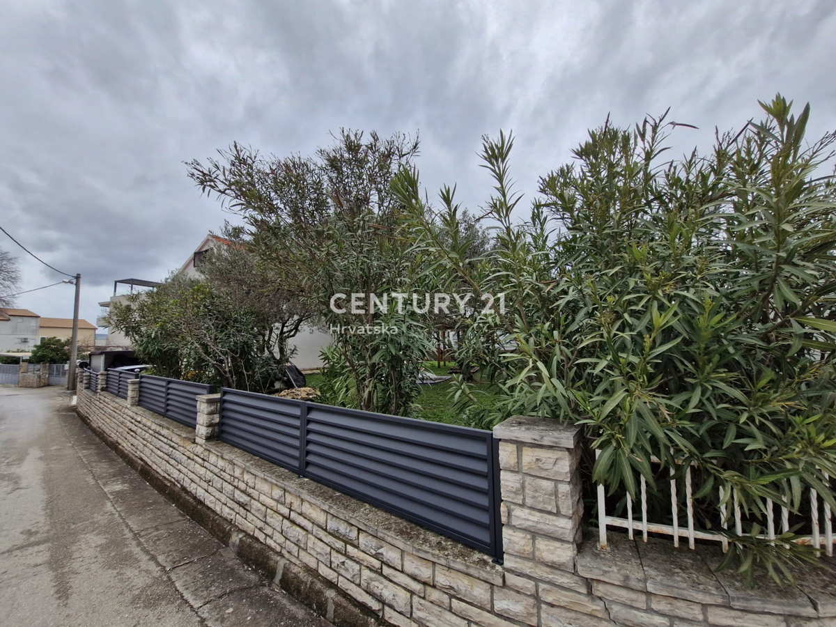 Turanj - Biograd na Moru - novozaprtjena obnovljena hiša