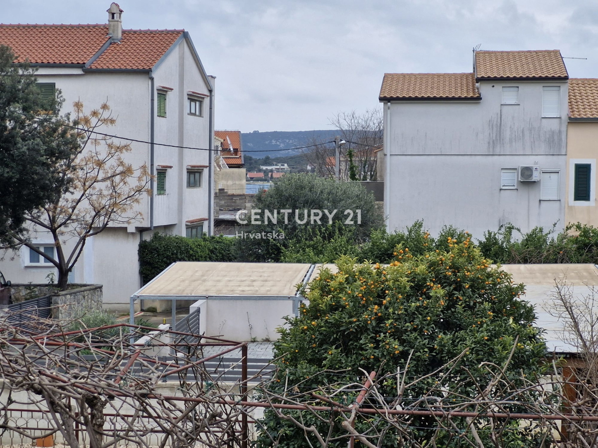 Turanj - Biograd na Moru - novozaprtjena obnovljena hiša