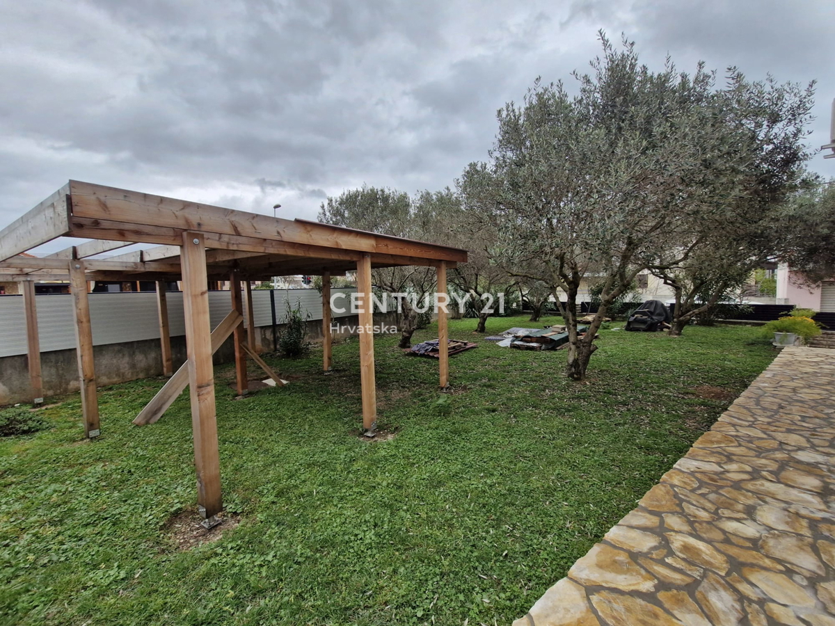 Turanj - Biograd na Moru - novozaprtjena obnovljena hiša