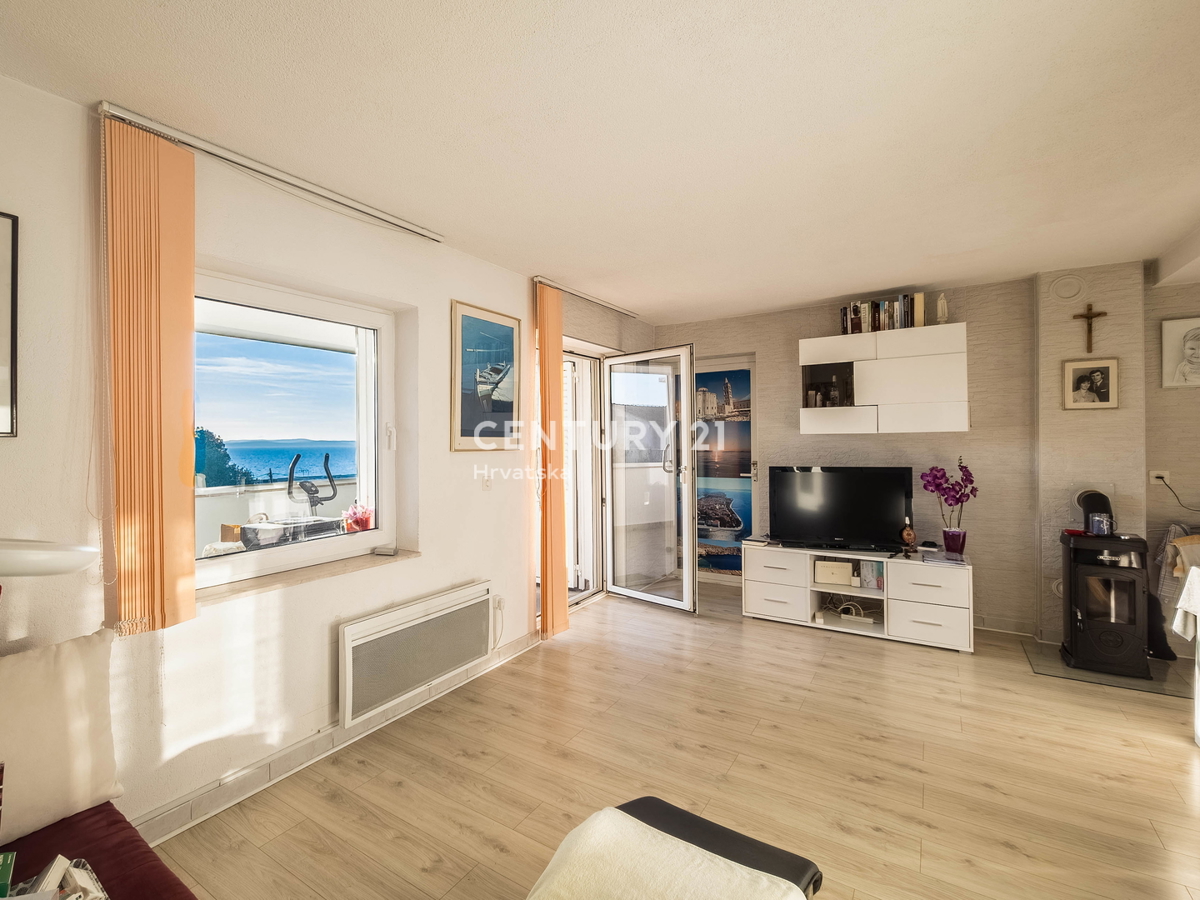 ZADAR, KOŽINO, HIŠA S 3 STANOVANJI, GARAŽA, POGLED NA MORJE, 200 m DO MORJA