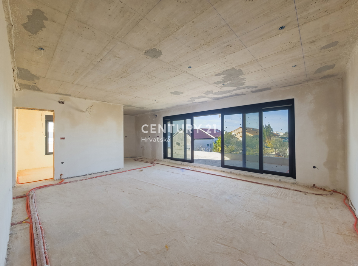 ZADAR, LJUBAČ, LUX. NOVOGRADNJA, 102,17 m2, 1. nadstropje, 50 m do morja in plaže, pogled na morje