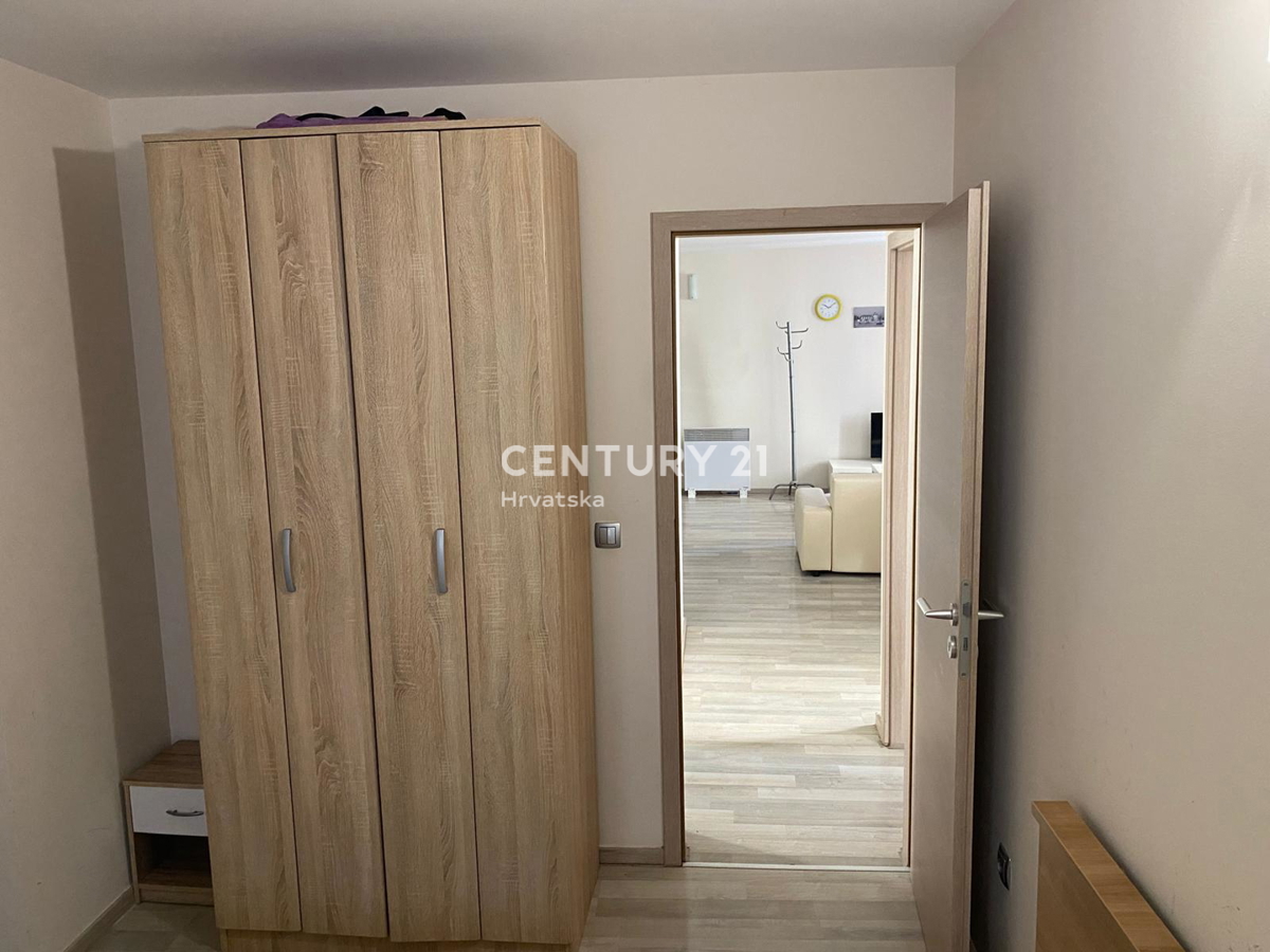 Zadar, Campo Castello, prodajam dvosobno stanovanje površine 51 m2 v 1. nadstropju stavbe