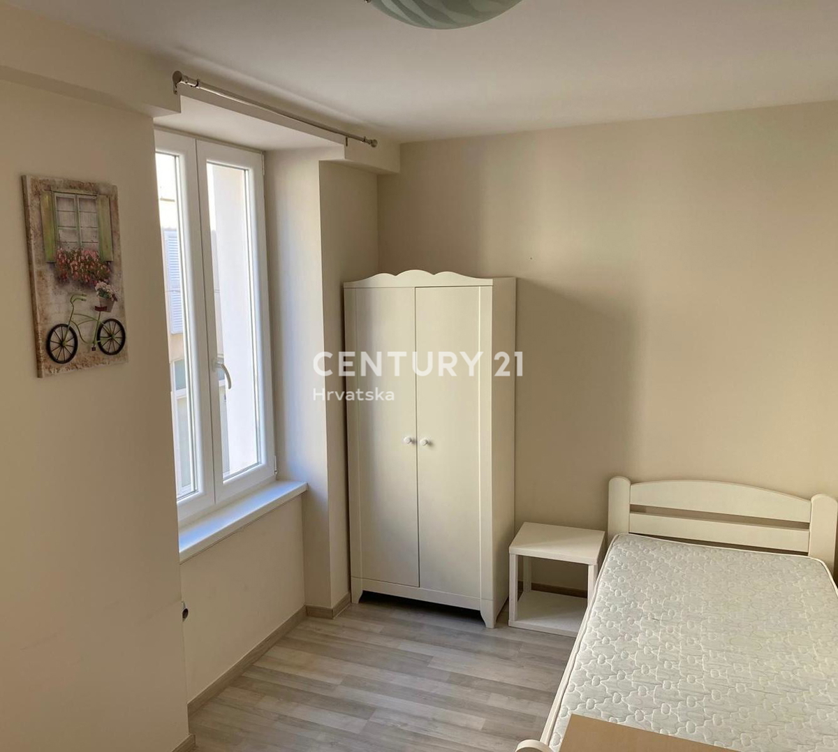 Zadar, Campo Castello, prodajam dvosobno stanovanje površine 51 m2 v 1. nadstropju stavbe