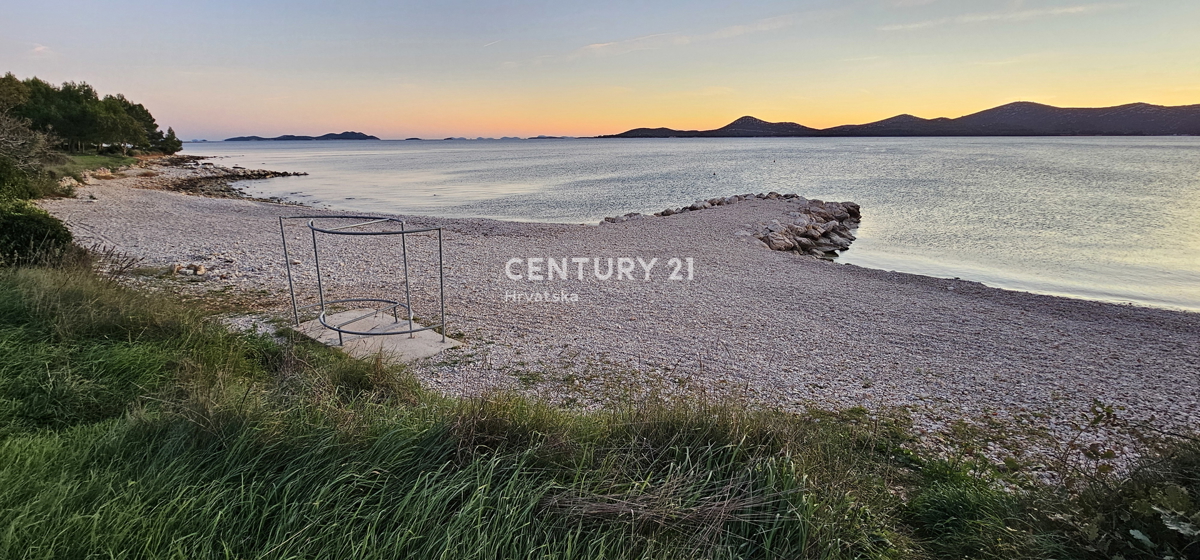 Biograd na Moru, Kumenat, 2.900 m2 zemljišča v turistični coni