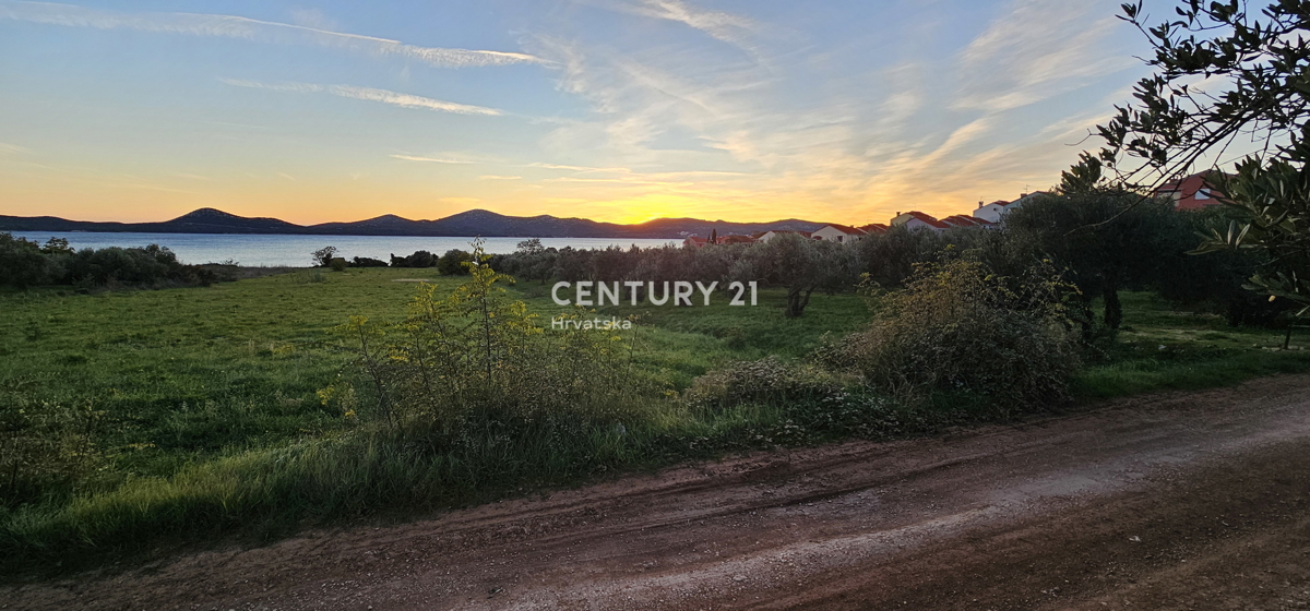 Biograd na Moru, Kumenat, 2.900 m2 zemljišča v turistični coni