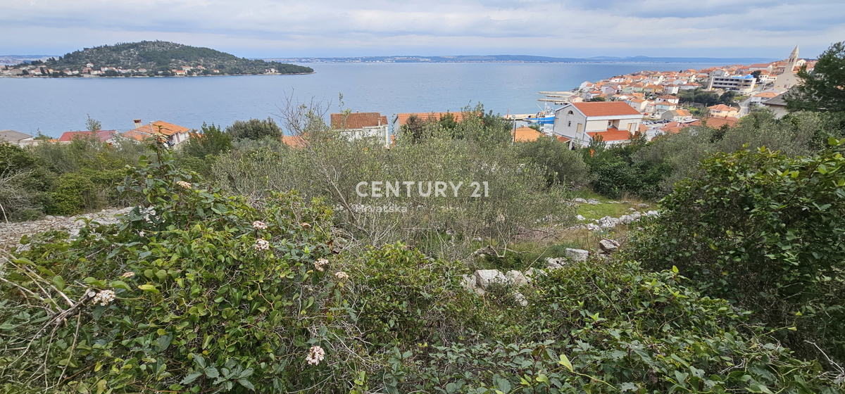 Preko, Kali Gradbeni parceli s pogledom na otok Ošljak in mesto Zadar