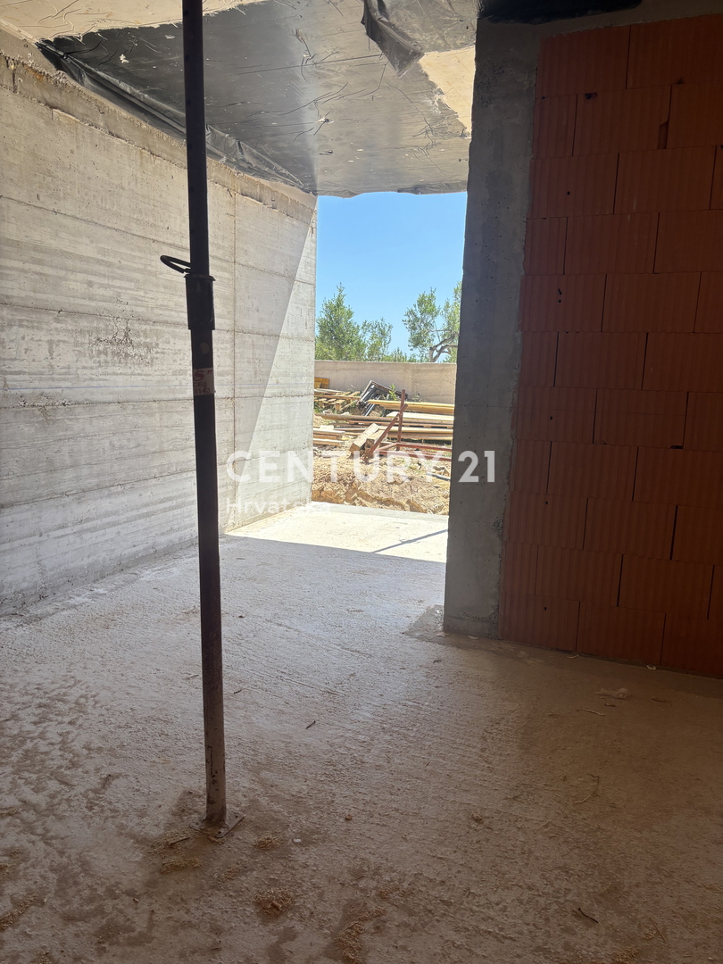 Vodice, dvojna hiša s strešno teraso in dvema parkirnima mestoma