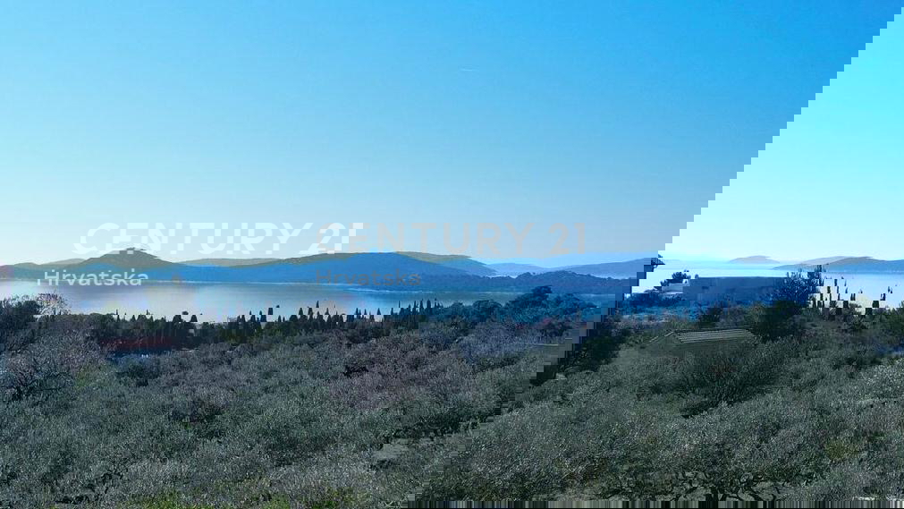 Vodice, dvojna hiša s strešno teraso in dvema parkirnima mestoma