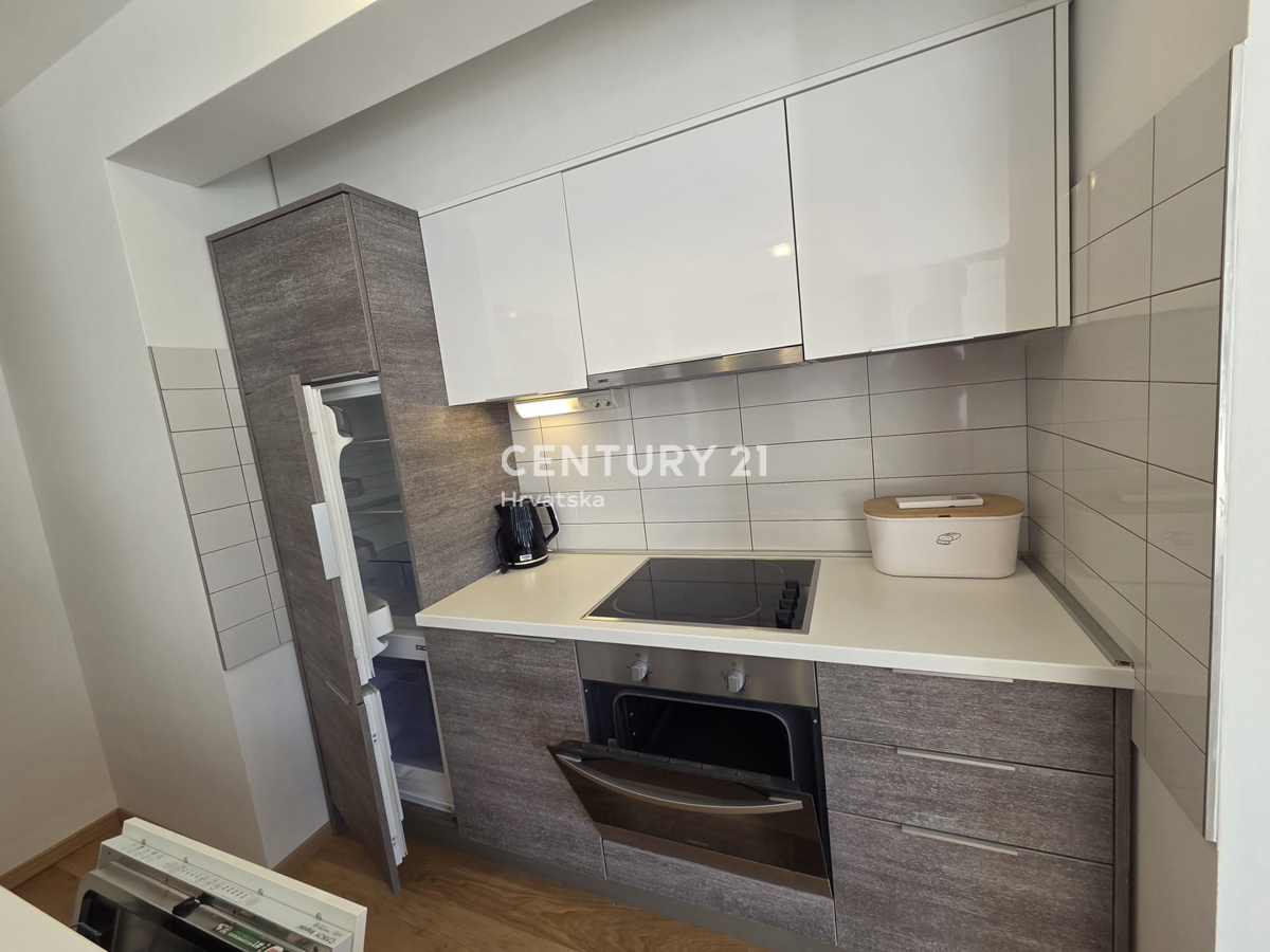 PETRČANE, STANOVANJE 2 VRSTE V VRSTI OB MORJU, SUNNYSIDE RESORT, PRIZEMLJE, OPREMLJENO