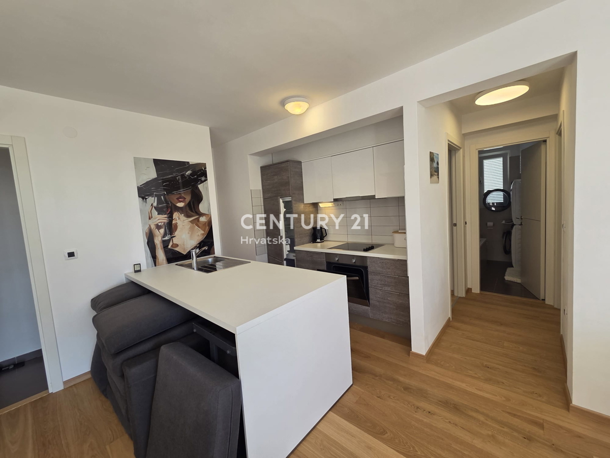 PETRČANE, STANOVANJE 2 VRSTE V VRSTI OB MORJU, SUNNYSIDE RESORT, PRIZEMLJE, OPREMLJENO