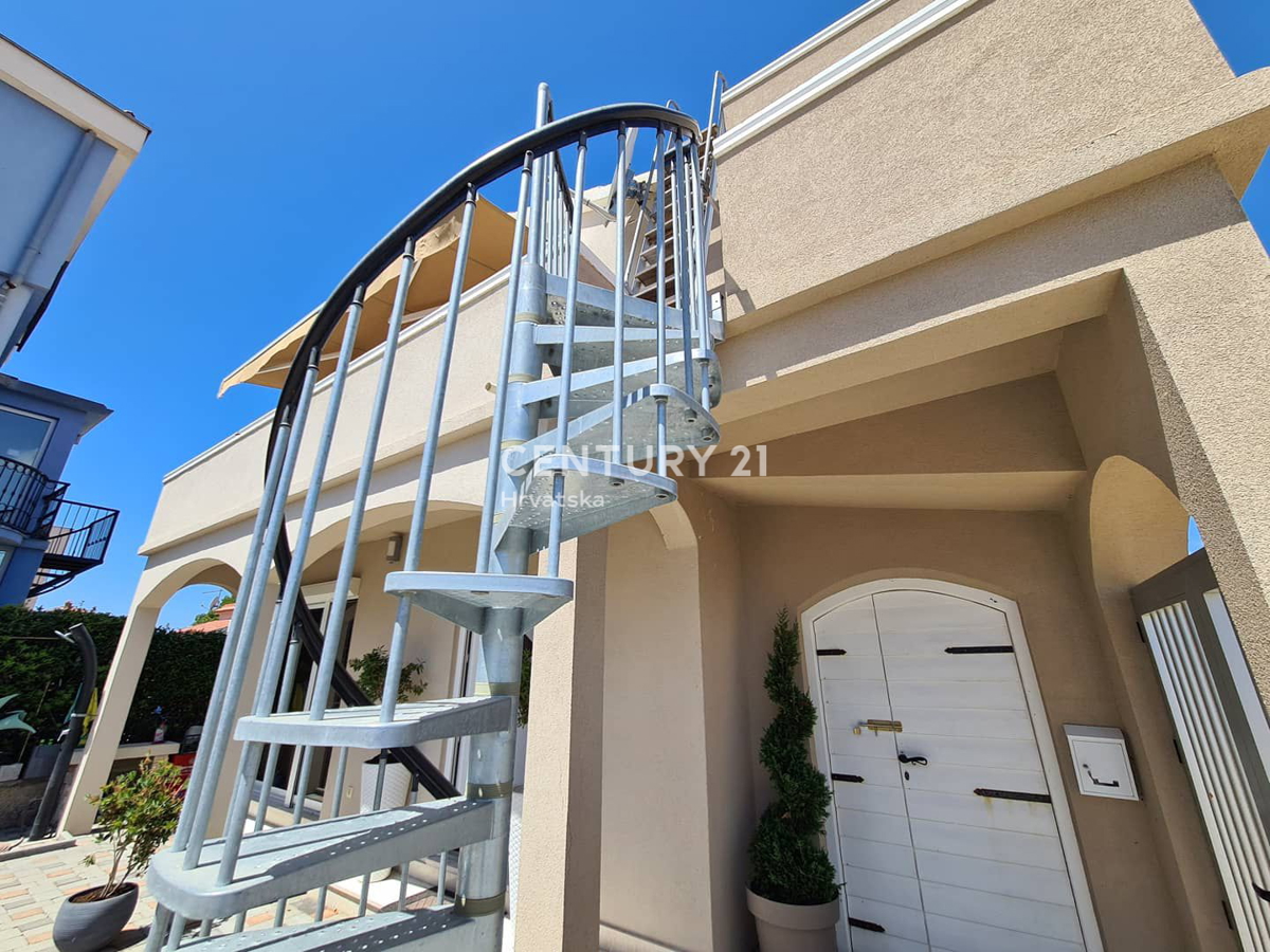 Privlaka - Zadar - počitniška hiša z razgledom na morje