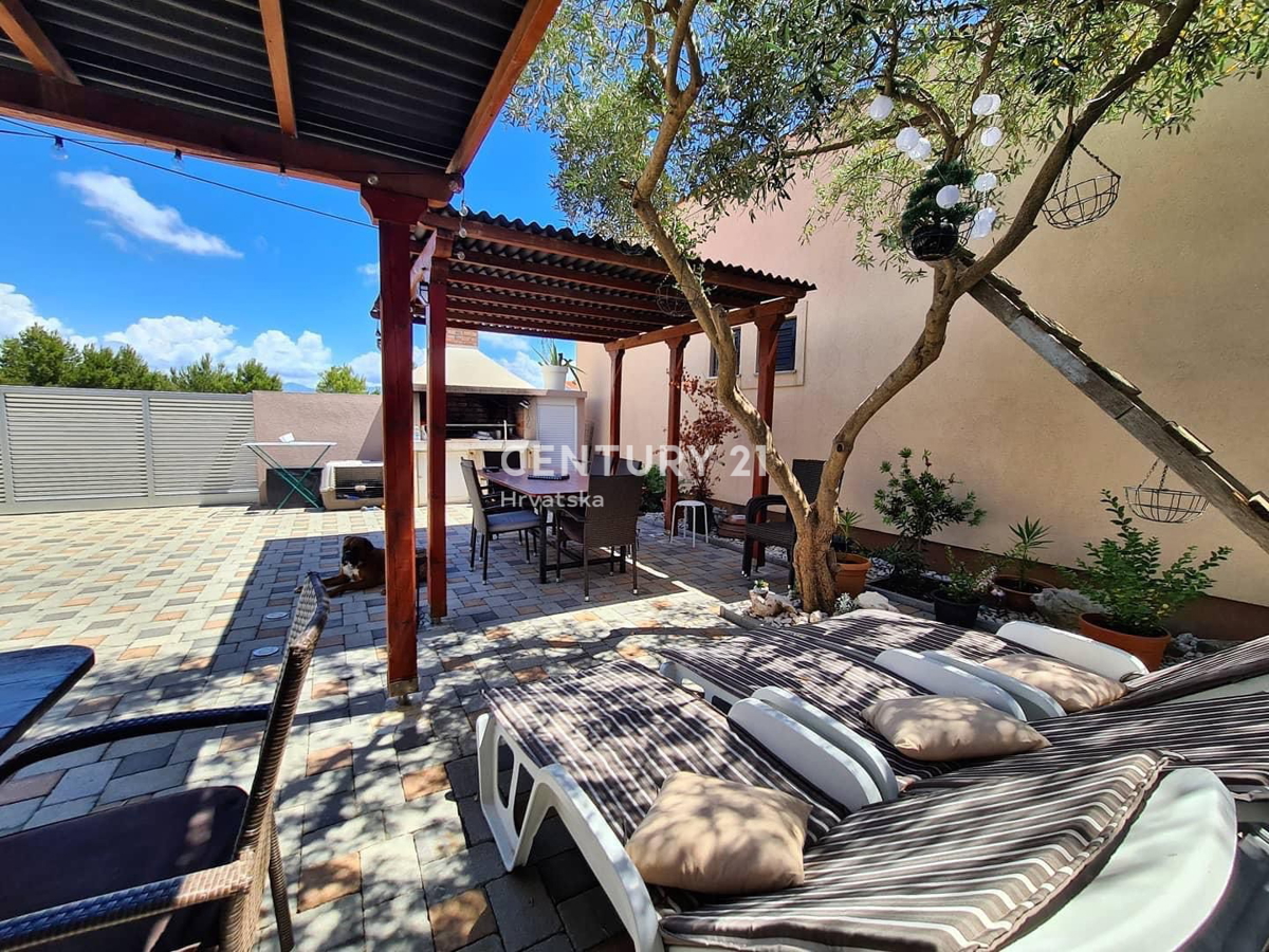 Privlaka - Zadar - počitniška hiša z razgledom na morje