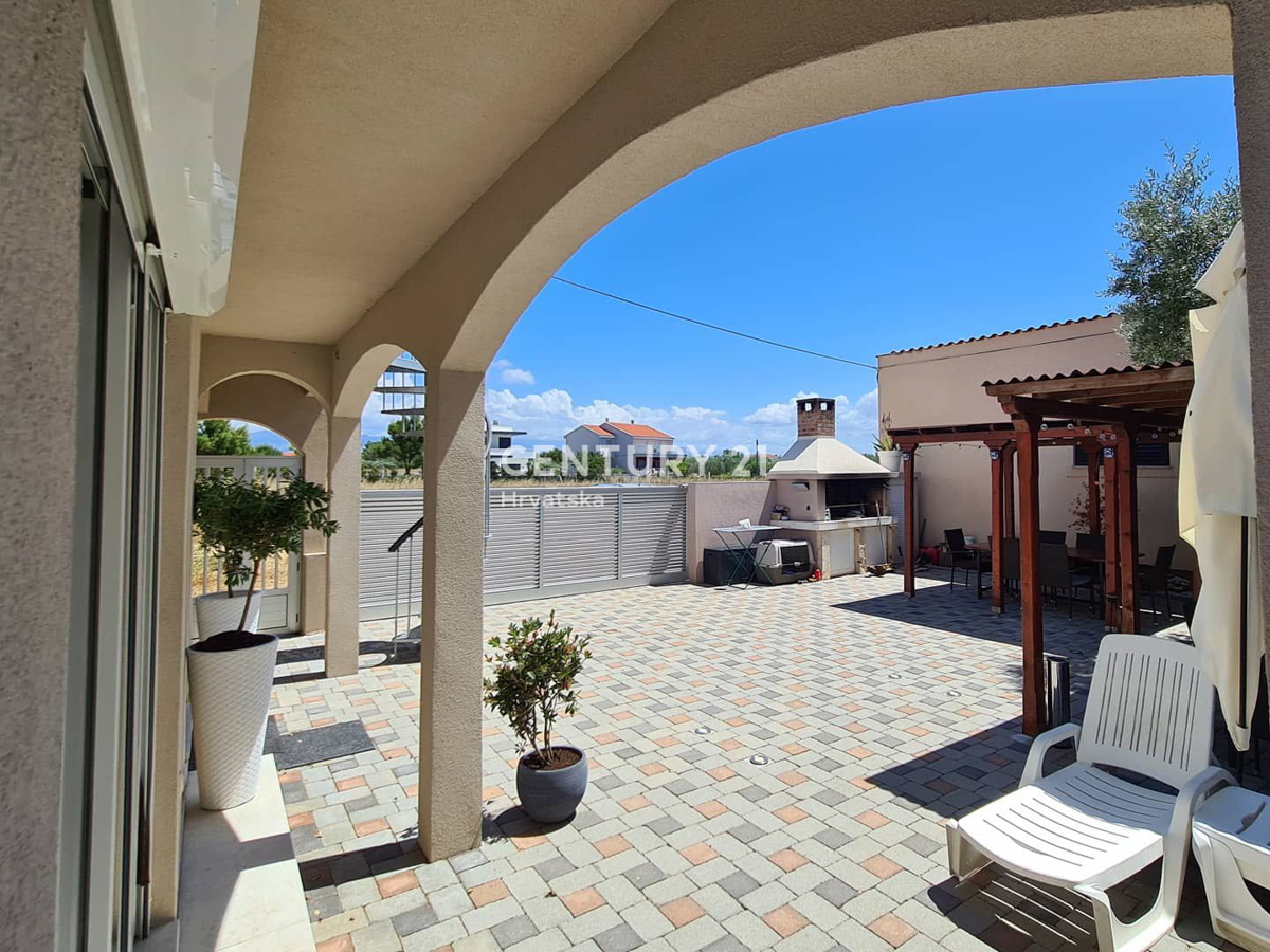 Privlaka - Zadar - počitniška hiša z razgledom na morje