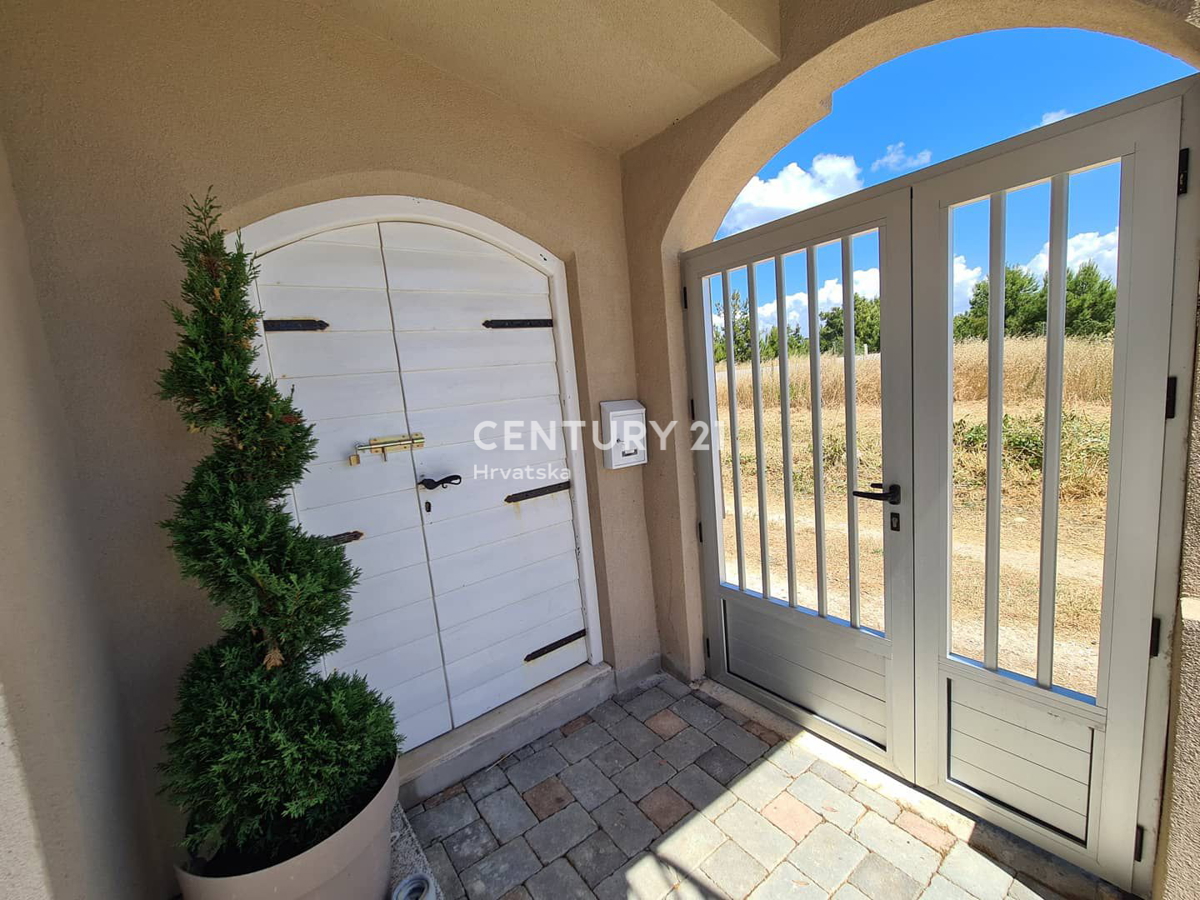 Privlaka - Zadar - počitniška hiša z razgledom na morje