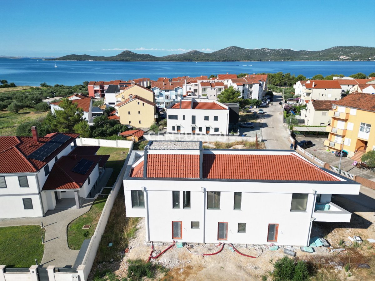 Biograd na morju - luksuzno dvosobno stanovanje v prvem nadstropju