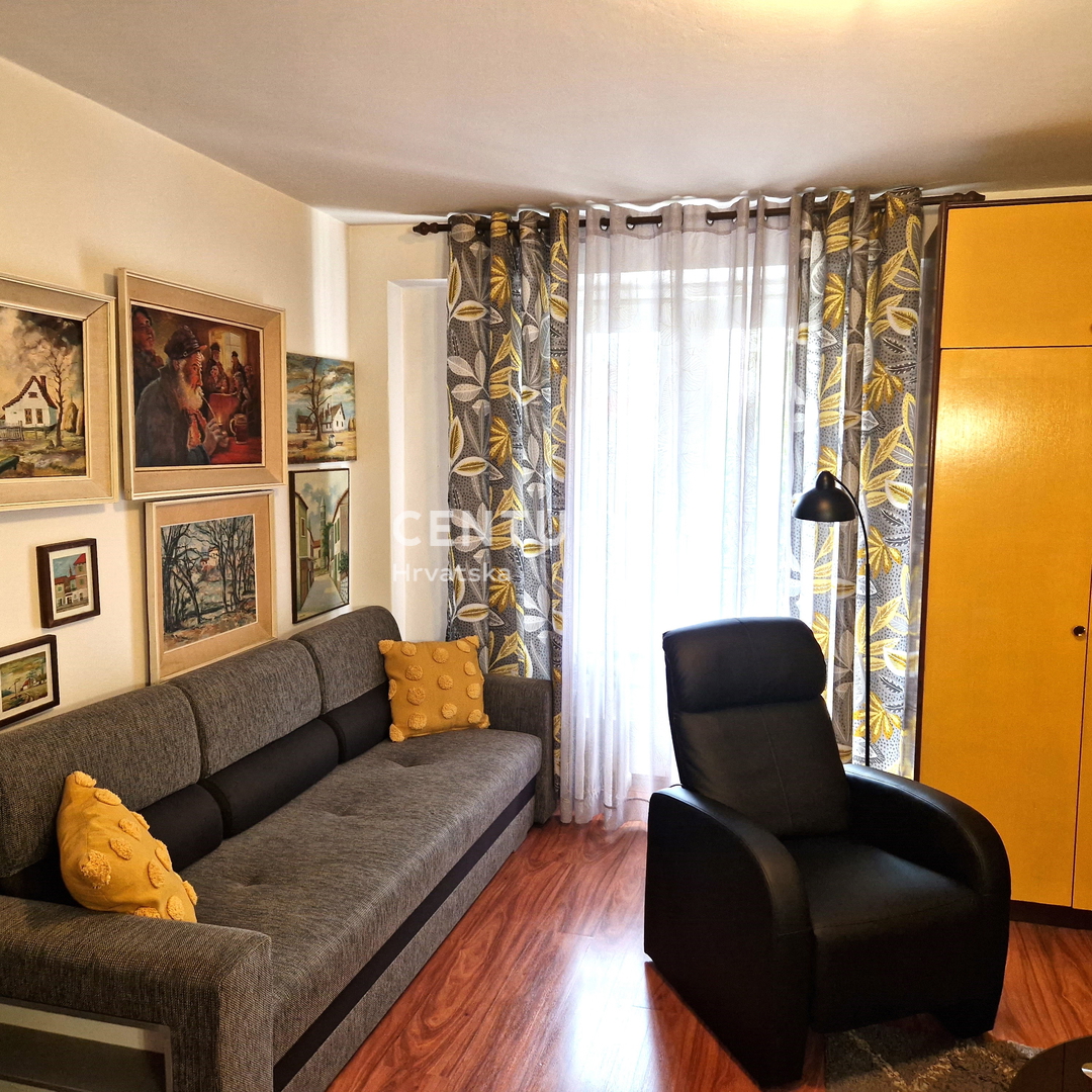 Biograd na morju - dvosobno stanovanje v središču mesta, s pogledom na morje