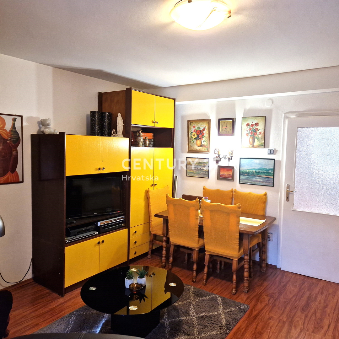 Biograd na morju - dvosobno stanovanje v središču mesta, s pogledom na morje