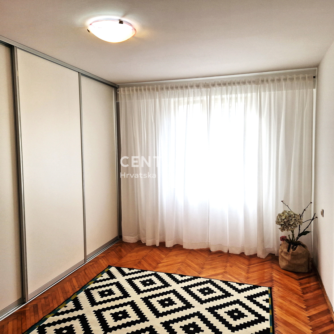 Biograd na morju - dvosobno stanovanje v središču mesta, s pogledom na morje