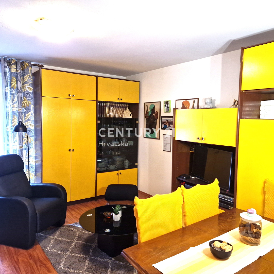 Biograd na morju - dvosobno stanovanje v središču mesta, s pogledom na morje