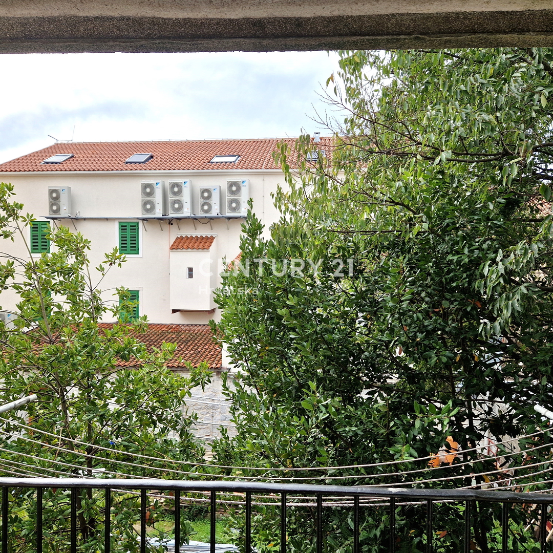 Biograd na morju - dvosobno stanovanje v središču mesta, s pogledom na morje