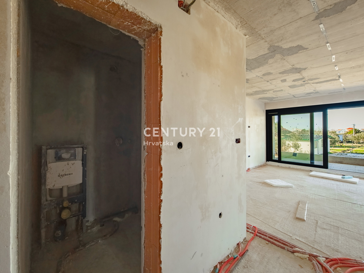 ZADAR, LJUBAČ, LUX. NOVOGRADNJA. S4= 100,66 m2, 1. nadstropje, 50 m do morja in plaže, pogled na morje