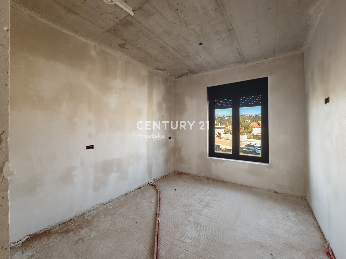 ZADAR, LJUBAČ, LUX. NOVOGRADNJA. S4= 100,66 m2, 1. nadstropje, 50 m do morja in plaže, pogled na morje