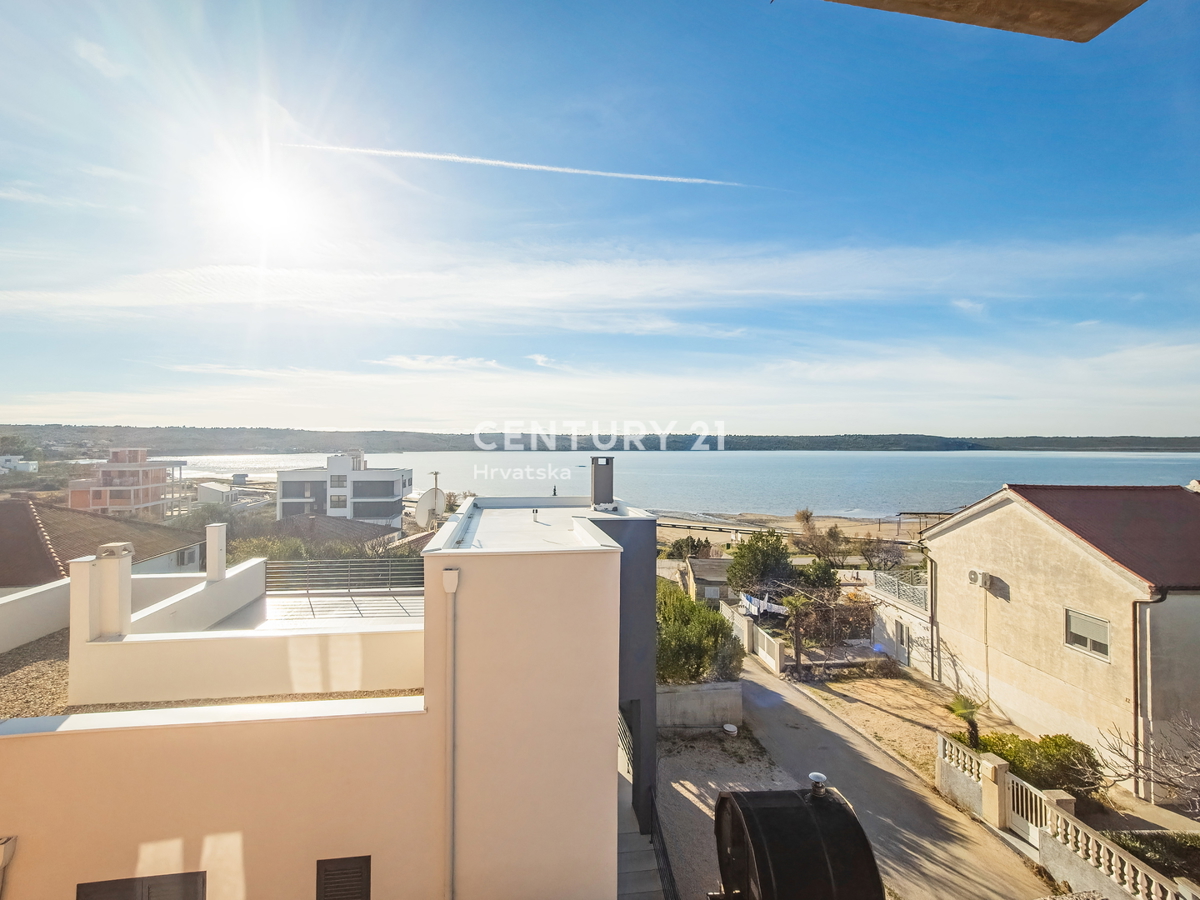 ZADAR, LJUBAČ, LUX. NOVOGRADNJA. S4= 100,66 m2, 1. nadstropje, 50 m do morja in plaže, pogled na morje