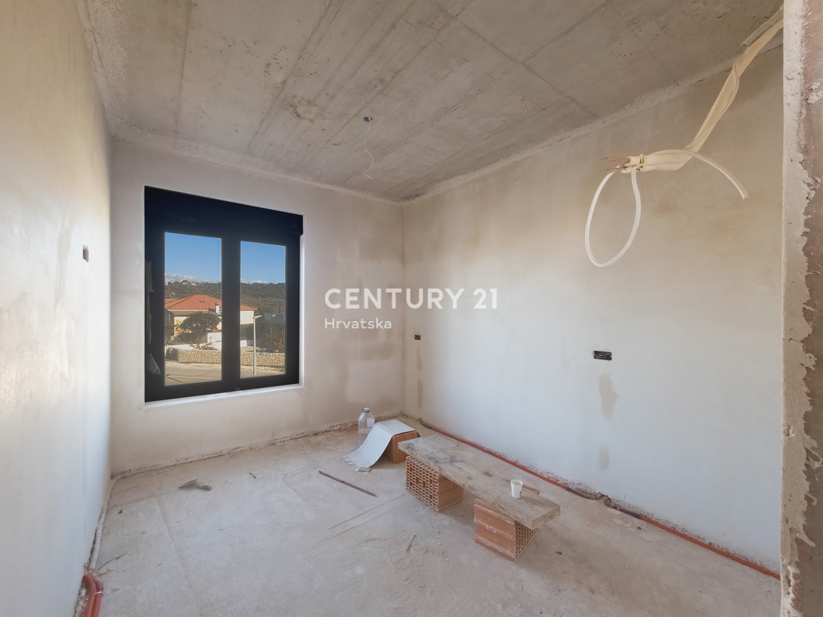 ZADAR, LJUBAČ, LUX. NOVOGRADNJA. S4= 100,66 m2, 1. nadstropje, 50 m do morja in plaže, pogled na morje