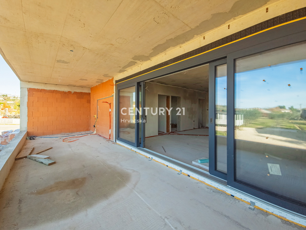 ZADAR, LJUBAČ, LUX. NOVOGRADNJA. S4= 100,66 m2, 1. nadstropje, 50 m do morja in plaže, pogled na morje