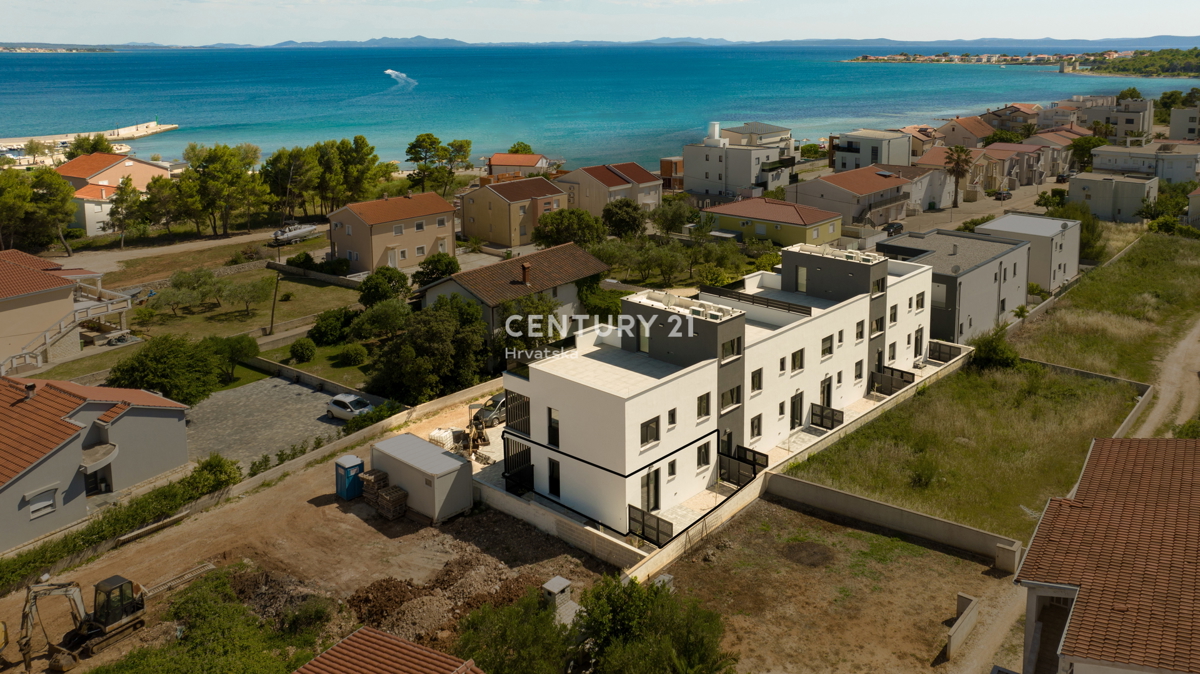 VIR, NOVOGRADNJA, ZAKLJUČEN PROJEKT, 2,5-PROSTORNO STANOVANJE (2SS+DB), PRIZEMLJE, 200 M DO PLAŽE JADRO