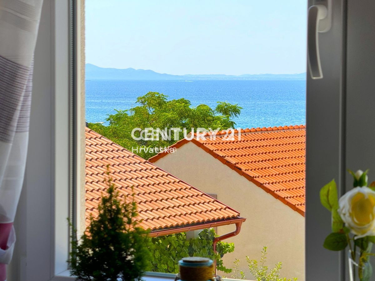 VIR - penthouse z strešno teraso, odprt razgled na morje