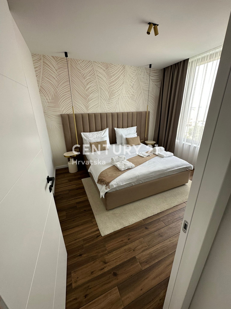 Pašman, Tkon, prvi vrsti ob morju, vrhunska vila z bazenom, garažo in savno