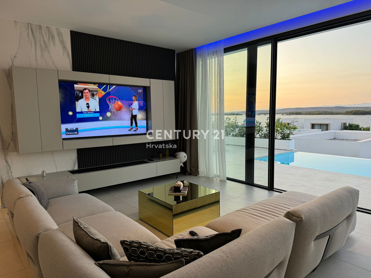 Pašman, Tkon, prvi vrsti ob morju, vrhunska vila z bazenom, garažo in savno