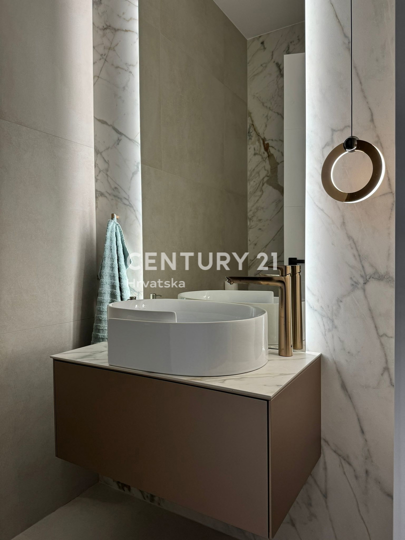 Pašman, Tkon, prvi vrsti ob morju, vrhunska vila z bazenom, garažo in savno