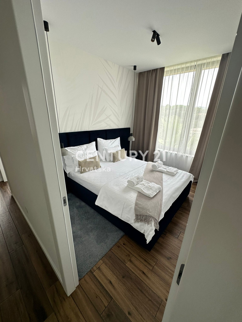 Pašman, Tkon, prvi vrsti ob morju, vrhunska vila z bazenom, garažo in savno